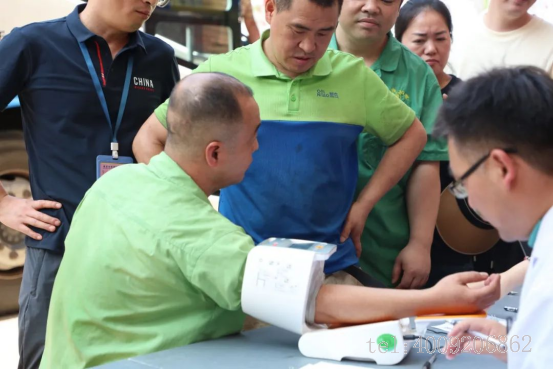 點(diǎn)滴聚愛(ài)心，公司組織開(kāi)展公益獻(xiàn)血活動(dòng)(圖1)